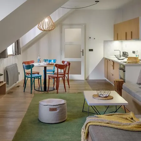 4 Trees By Adrez Apartment