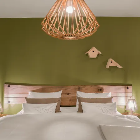 4 Trees By Adrez Lejlighed