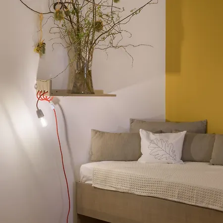 4 Trees By Adrez Lejlighed Prag