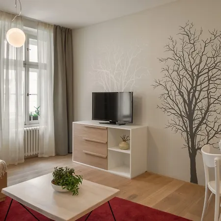 4 Trees By Adrez Lejlighed Prag