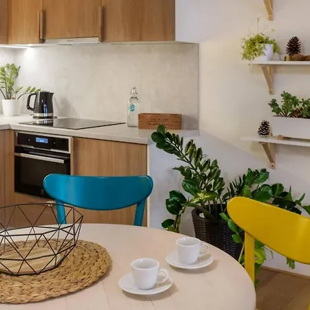 Apartment 4 Trees By Adrez Prag