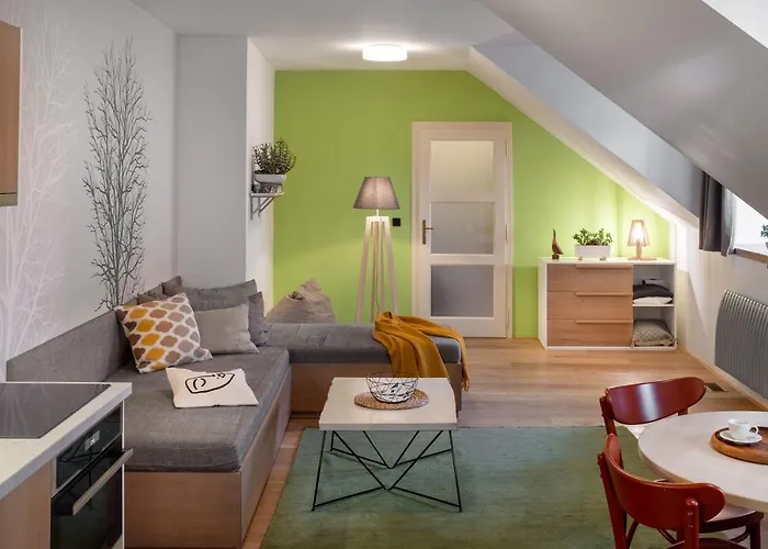 4 Trees By Adrez Apartmán