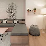 4 Trees By Adrez Apartment